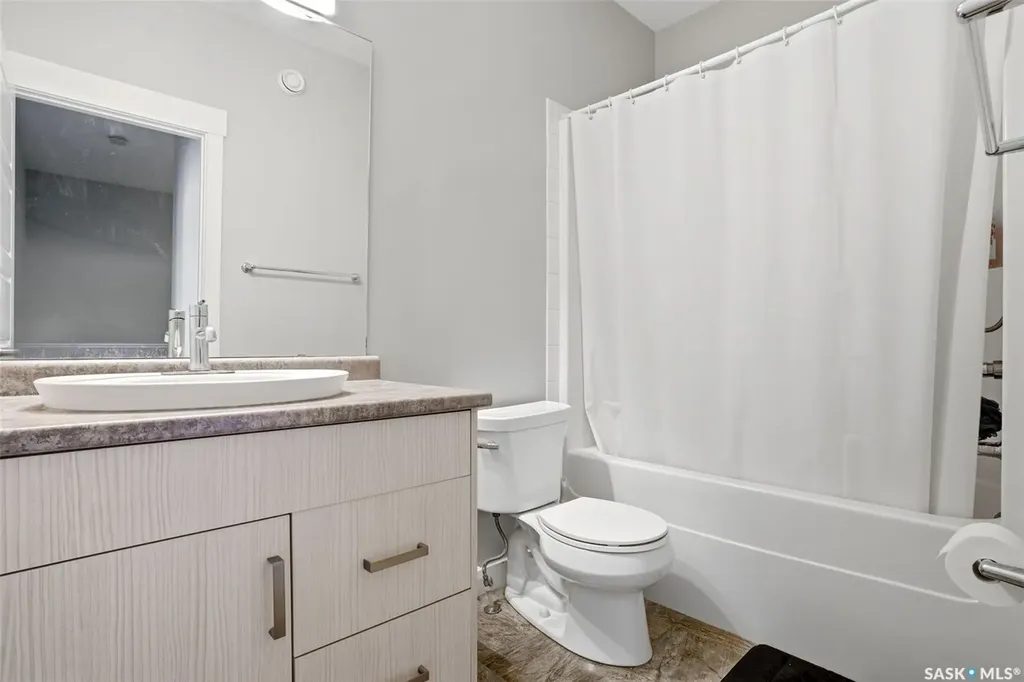 5736 Glide Crescent Regina SK S4W 0P1