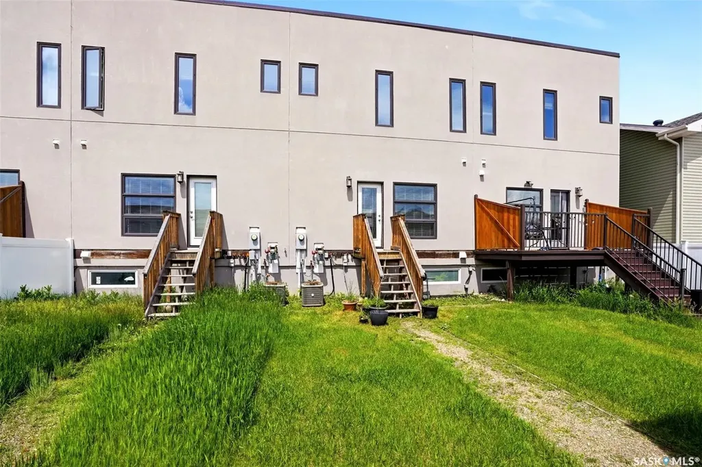 5736 Glide Crescent Regina SK S4W 0P1