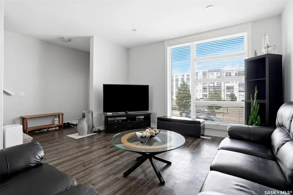 5736 Glide Crescent Regina SK S4W 0P1