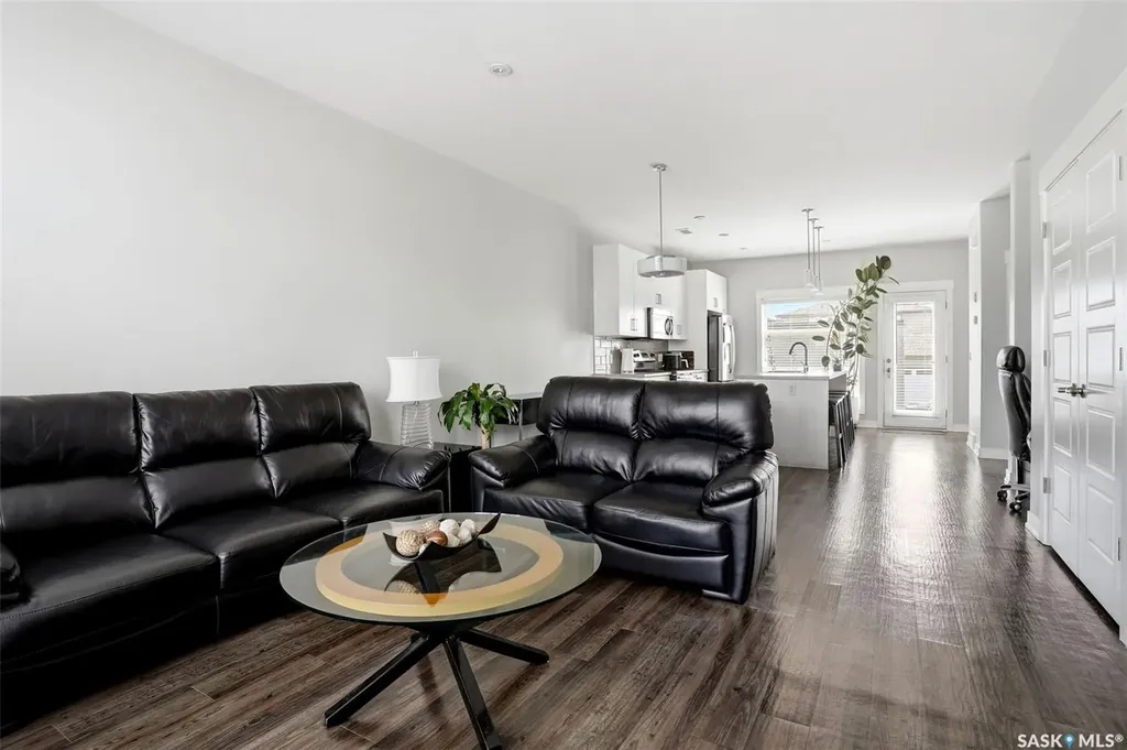 5736 Glide Crescent Regina SK S4W 0P1