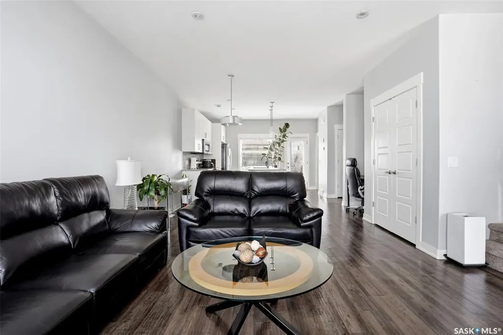 5736 Glide Crescent Regina SK S4W 0P1