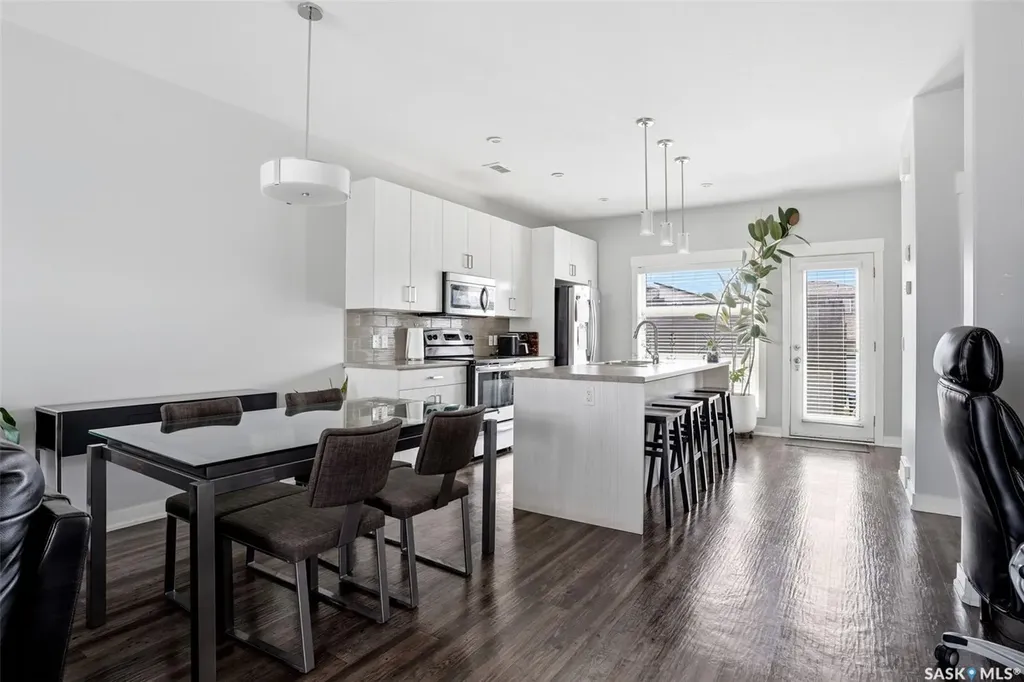 5736 Glide Crescent Regina SK S4W 0P1
