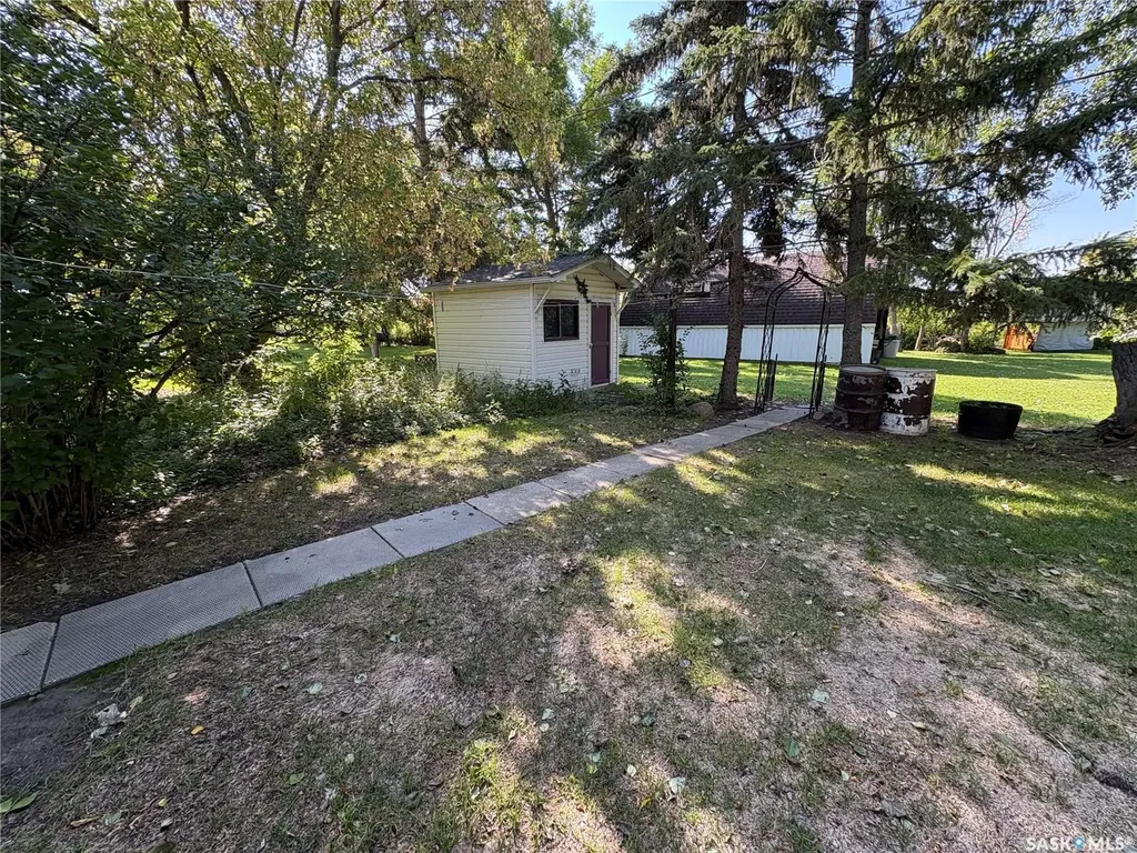 410 5th Avenue S Langenburg SK S0A 2A0
