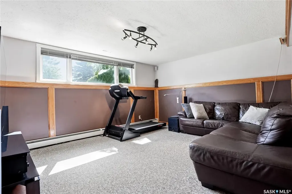 154 Mount Allison Crescent Saskatoon SK S7H 4A5