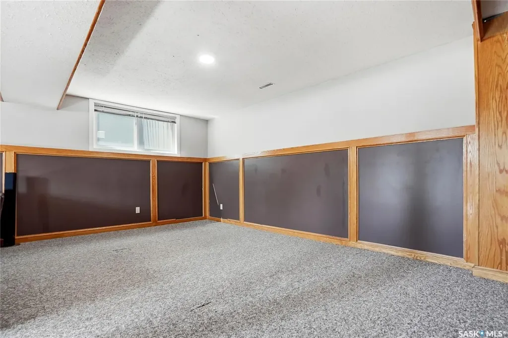 154 Mount Allison Crescent Saskatoon SK S7H 4A5