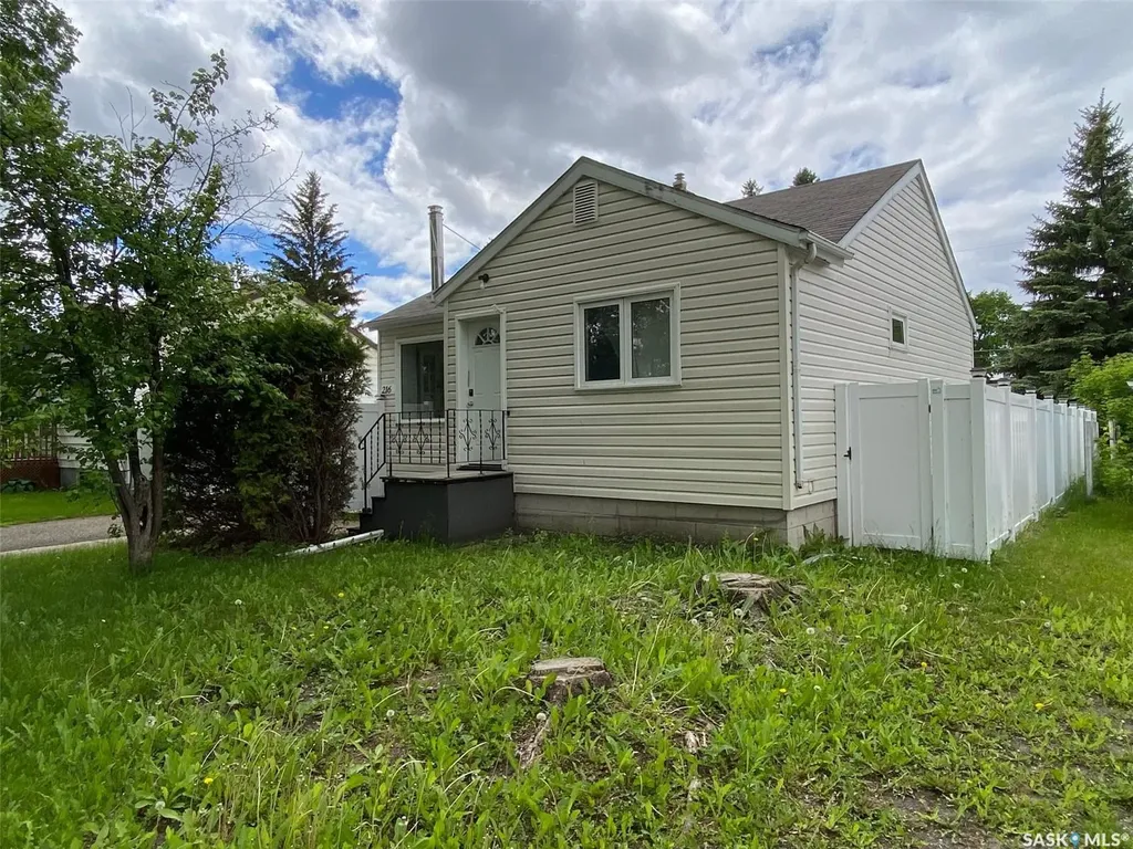 216 Maple Avenue Yorkton SK S3N 2W1