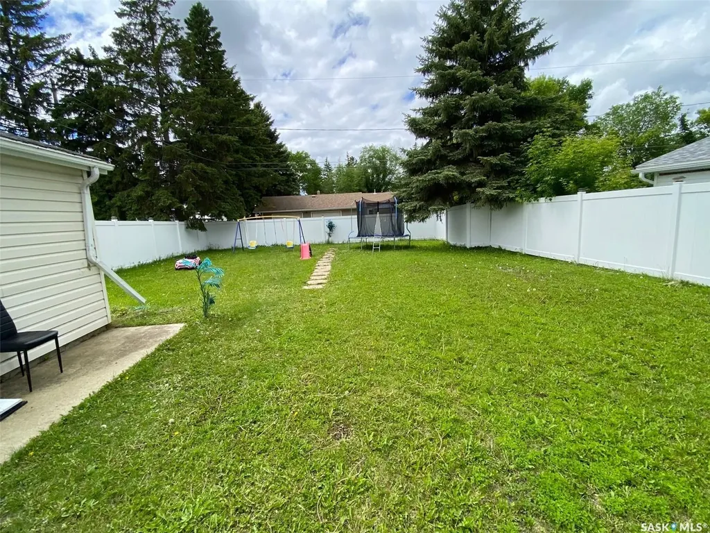 216 Maple Avenue Yorkton SK S3N 2W1