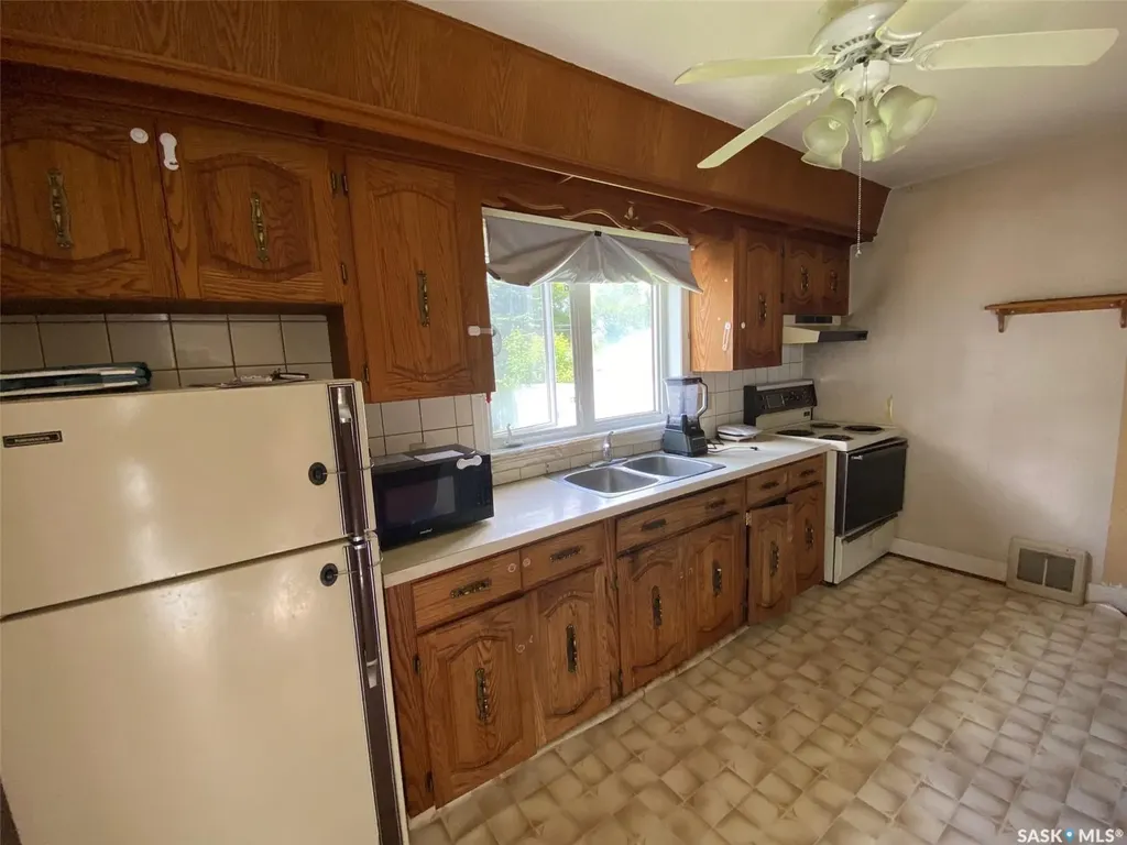 216 Maple Avenue Yorkton SK S3N 2W1