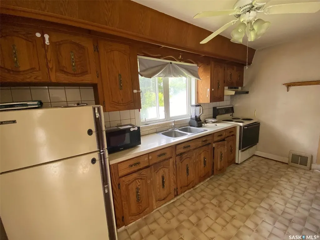 216 Maple Avenue Yorkton SK S3N 2W1