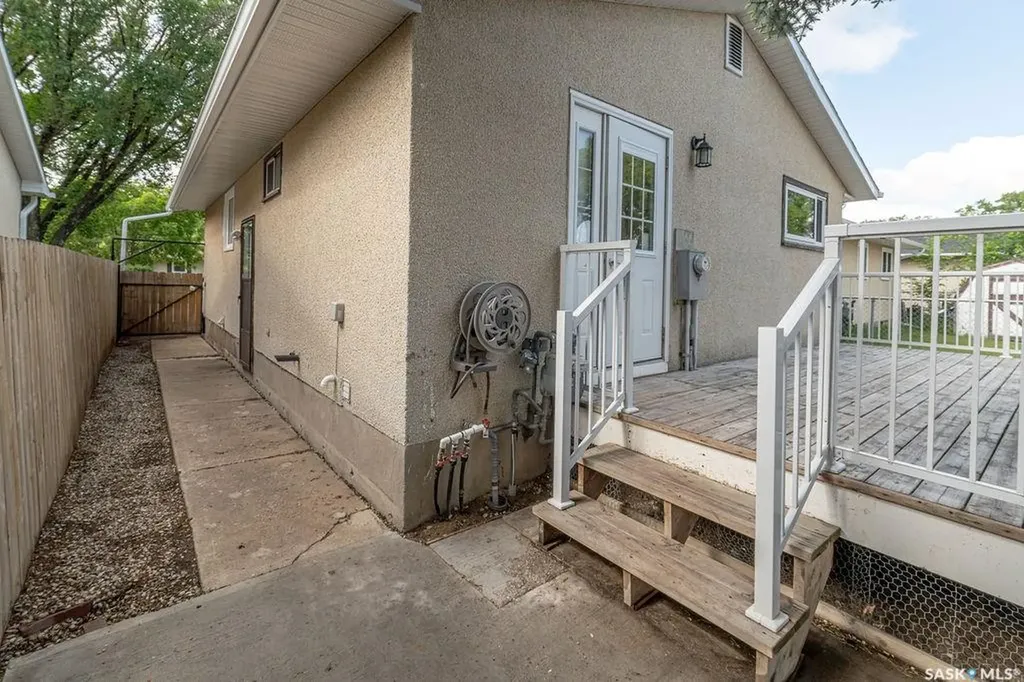 5948 Mckinley Avenue Regina SK S4T 6P3