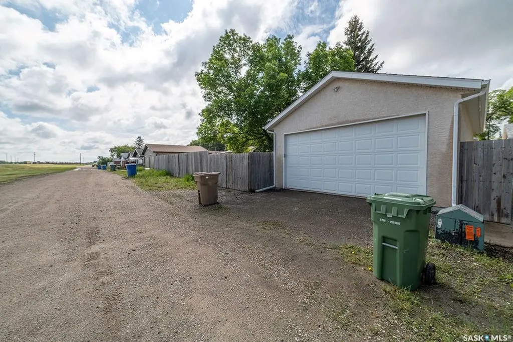 5948 Mckinley Avenue Regina SK S4T 6P3