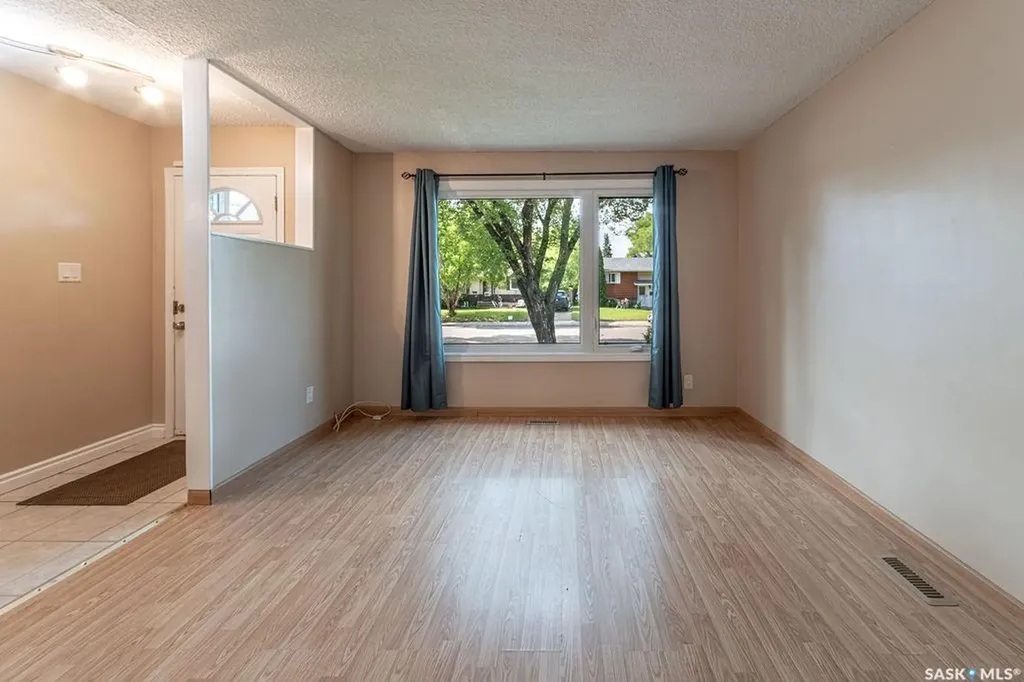 5948 Mckinley Avenue Regina SK S4T 6P3