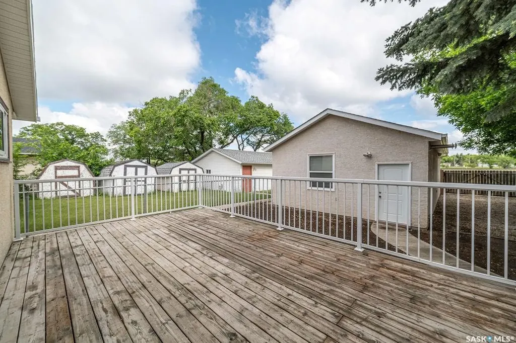 5948 Mckinley Avenue Regina SK S4T 6P3