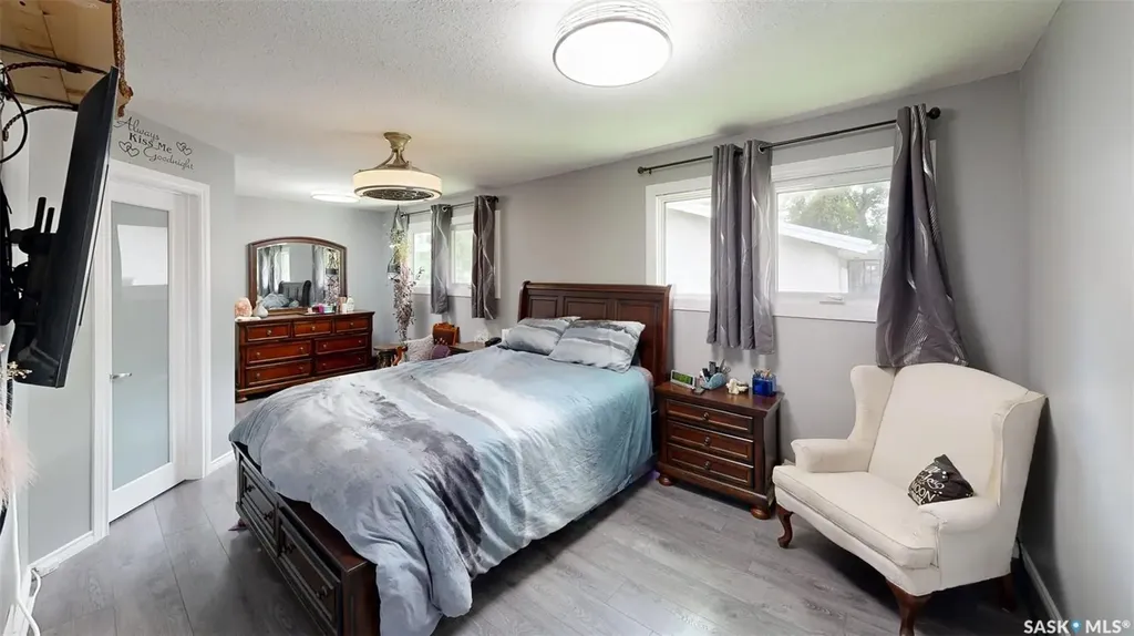128 Riddell Crescent Regina SK S4S 5L3