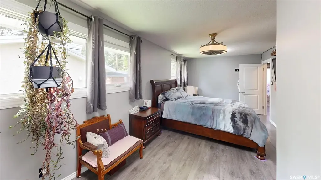 128 Riddell Crescent Regina SK S4S 5L3