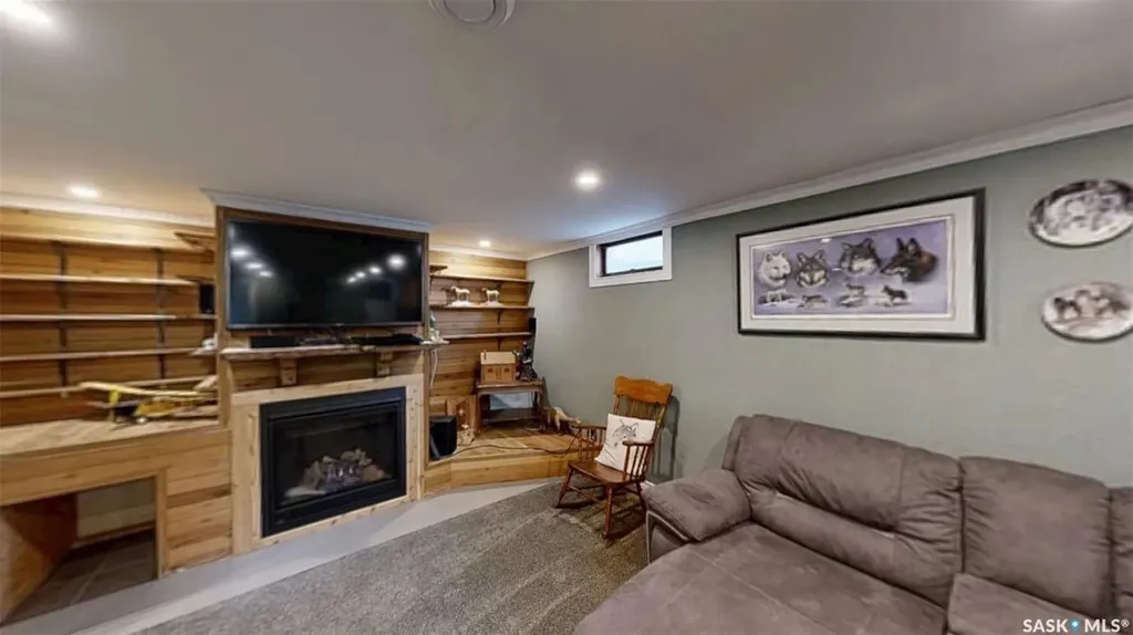 128 Riddell Crescent Regina SK S4S 5L3