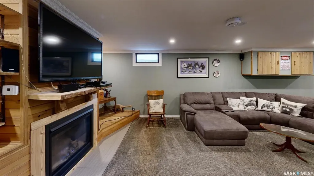 128 Riddell Crescent Regina SK S4S 5L3