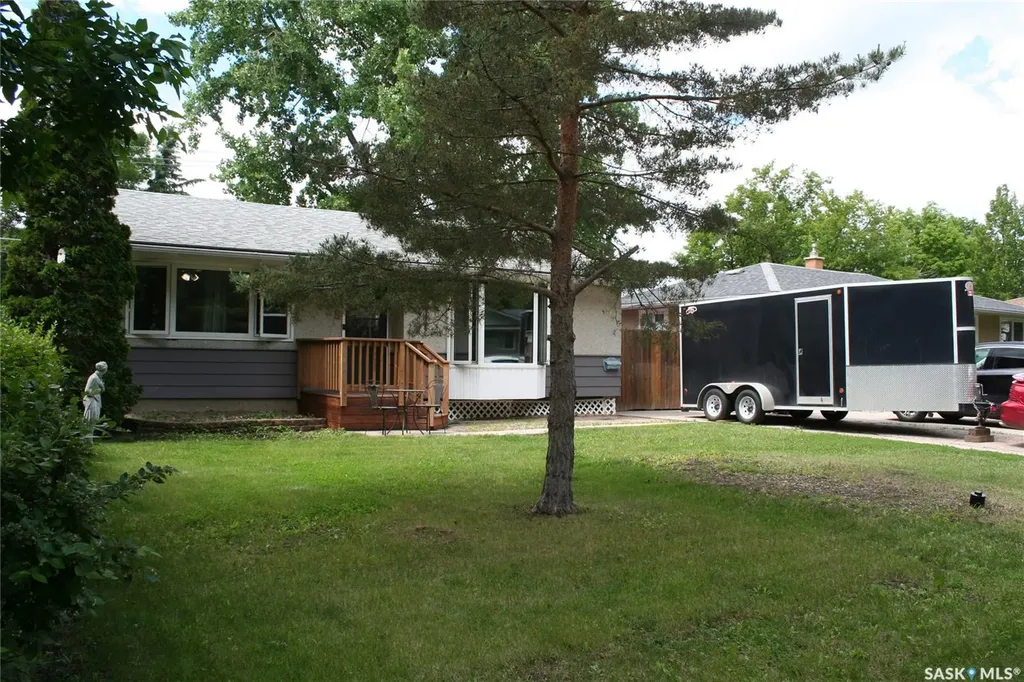 128 Riddell Crescent Regina SK S4S 5L3