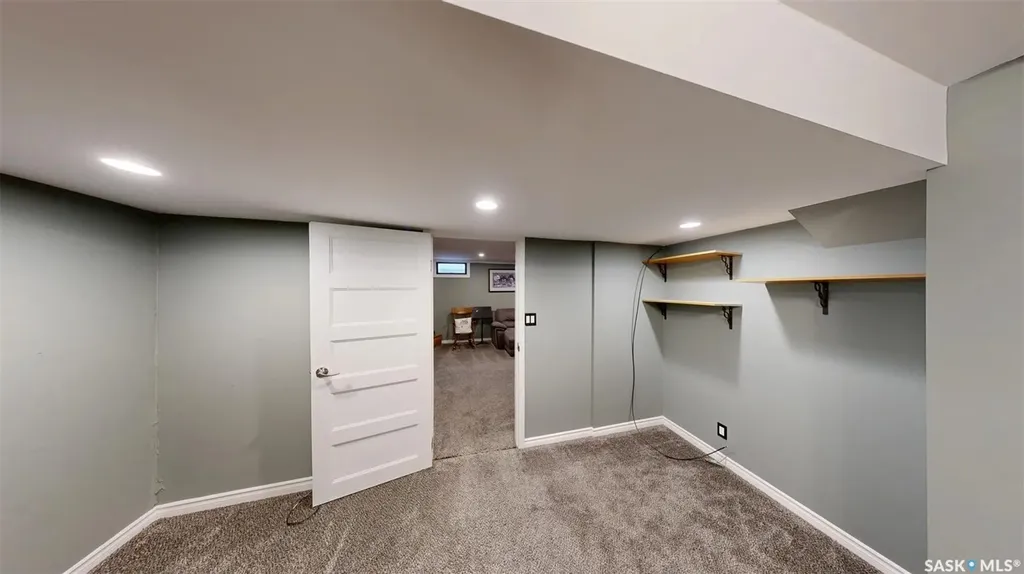128 Riddell Crescent Regina SK S4S 5L3