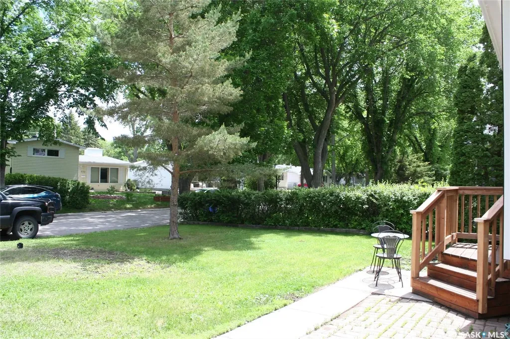 128 Riddell Crescent Regina SK S4S 5L3