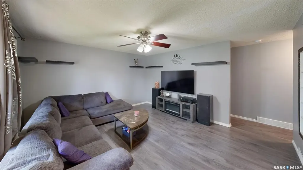 128 Riddell Crescent Regina SK S4S 5L3