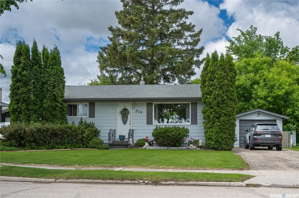 374 Fourth Avenue N Yorkton SK S3N 1B6
