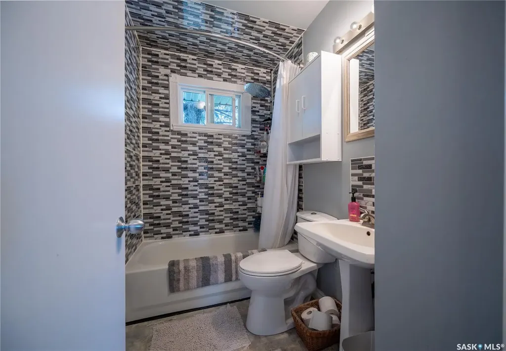 374 Fourth Avenue N Yorkton SK S3N 1B6