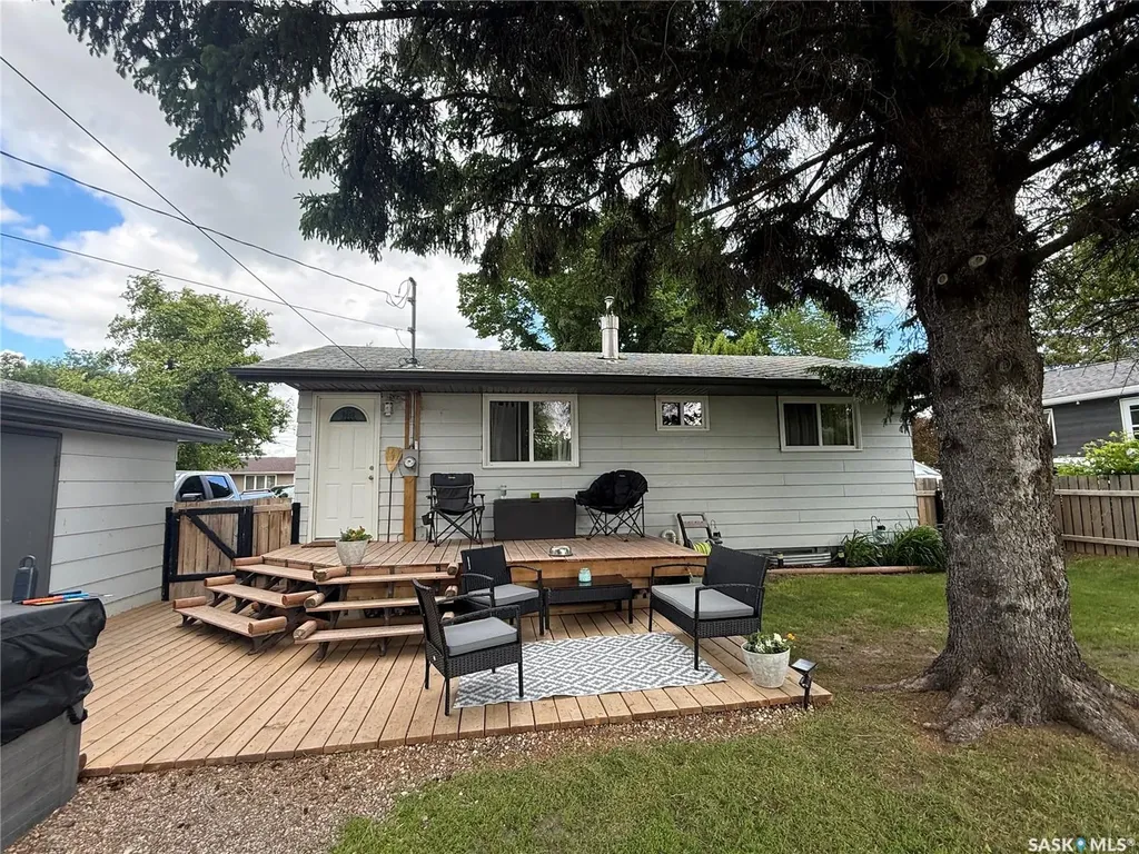 374 Fourth Avenue N Yorkton SK S3N 1B6