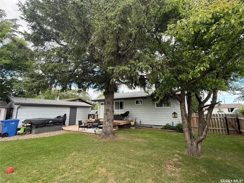 374 Fourth Avenue N Yorkton SK S3N 1B6