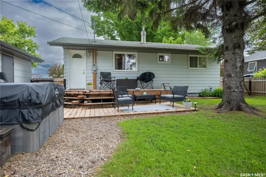374 Fourth Avenue N Yorkton SK S3N 1B6