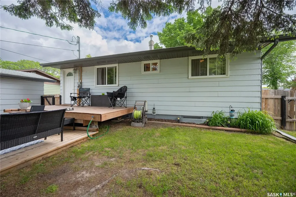 374 Fourth Avenue N Yorkton SK S3N 1B6