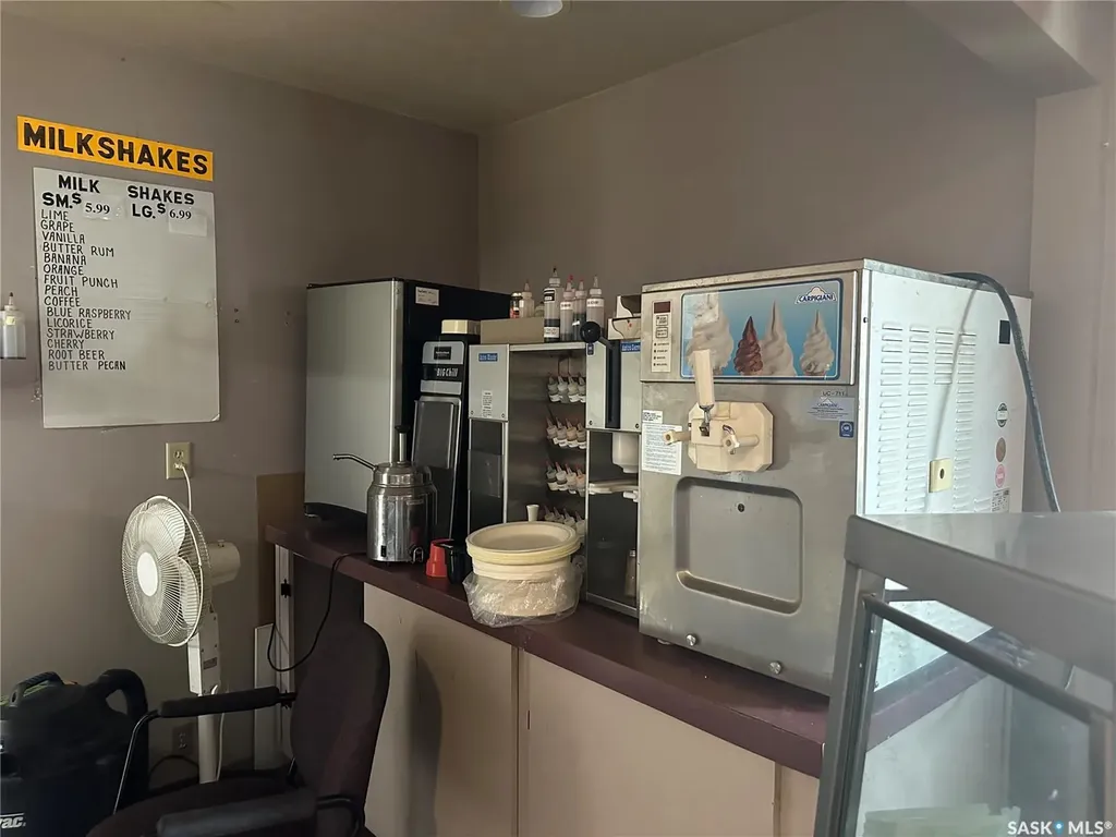 116 Center Street Ponteix SK S4N 0E1