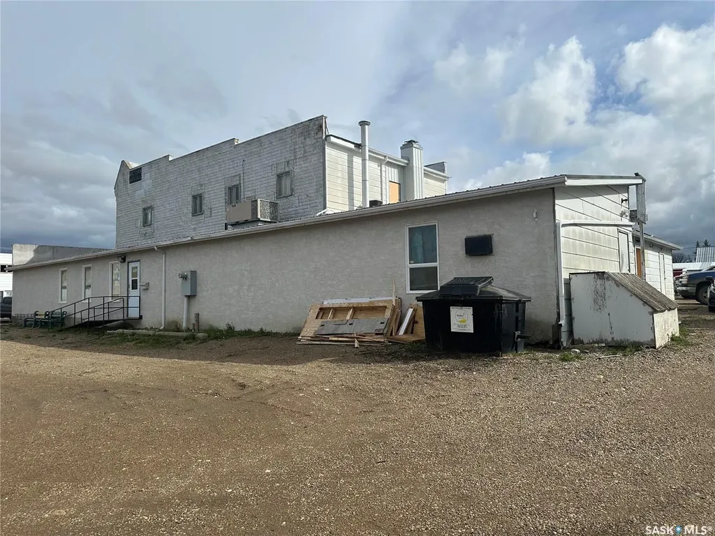 116 Center Street Ponteix SK S4N 0E1