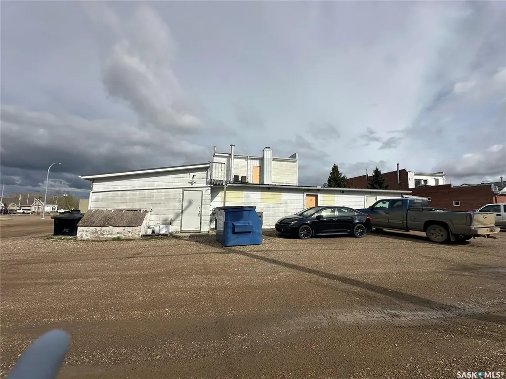 116 Center Street Ponteix SK S4N 0E1