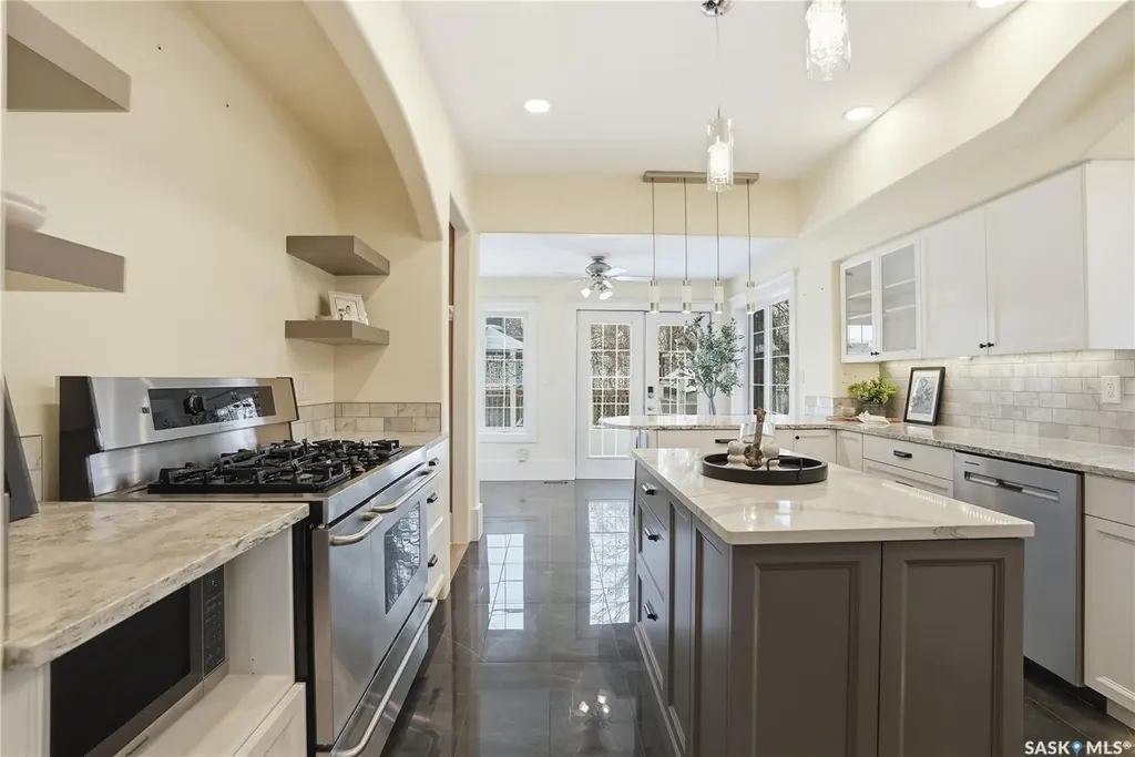 702 Queen Street Saskatoon SK S7K 0M9