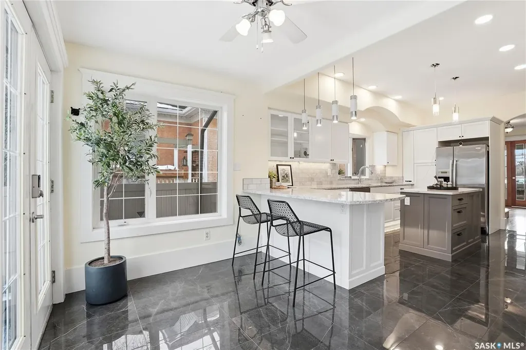 702 Queen Street Saskatoon SK S7K 0M9