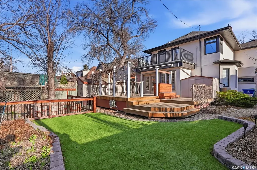 702 Queen Street Saskatoon SK S7K 0M9