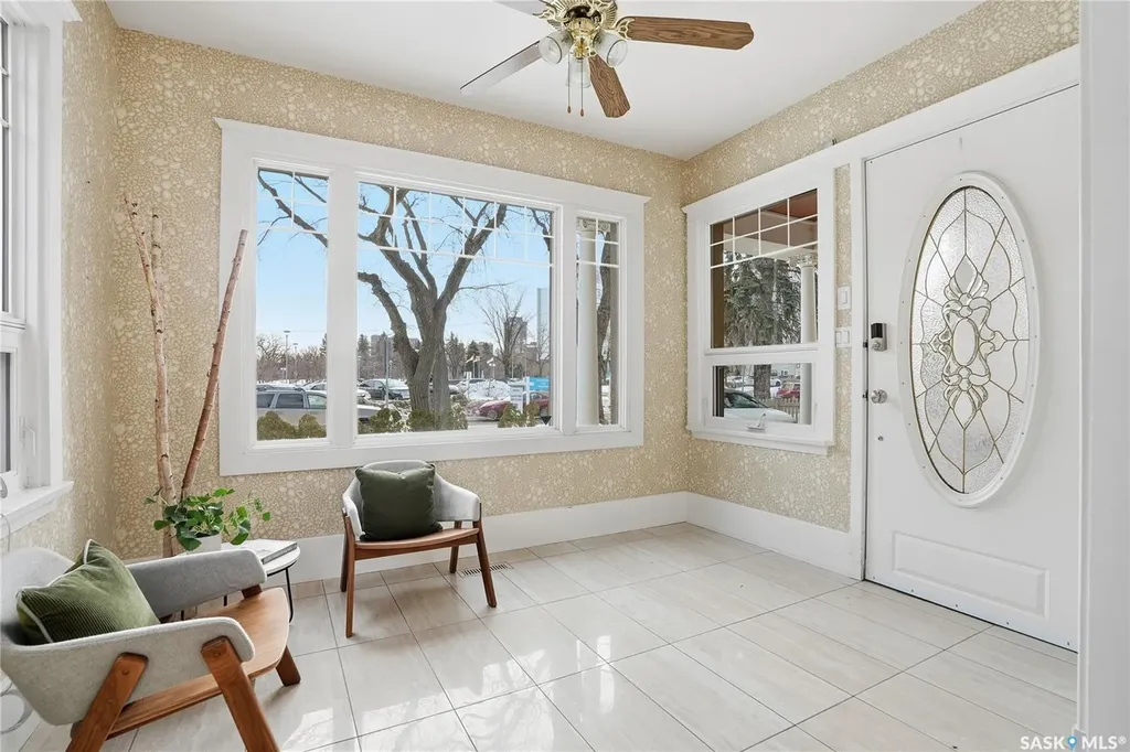 702 Queen Street Saskatoon SK S7K 0M9