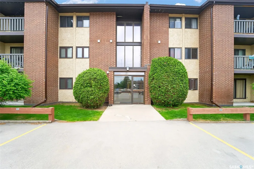 315 Tait Crescent Saskatoon SK S7H 5L6
