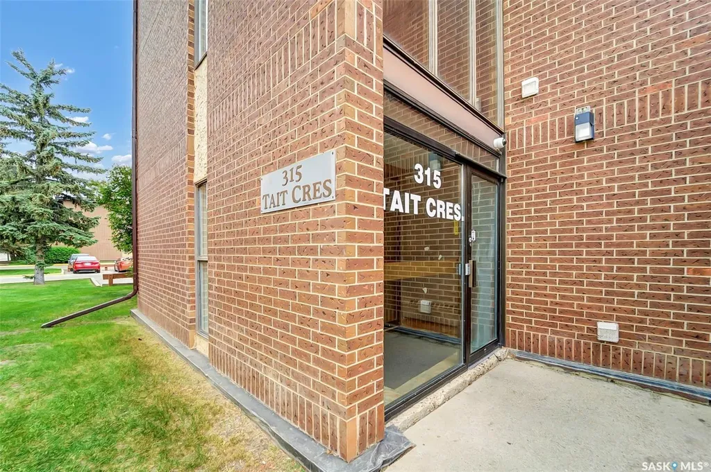 315 Tait Crescent Saskatoon SK S7H 5L6