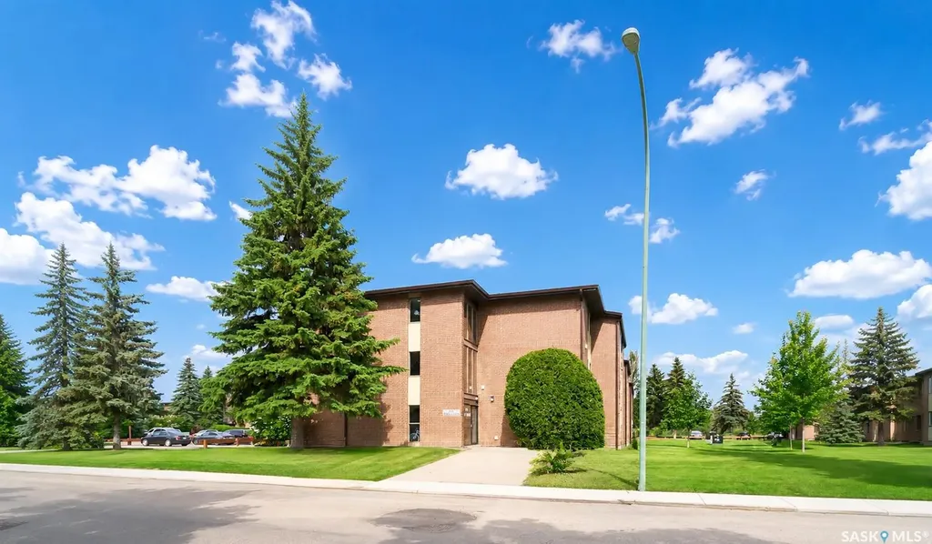 315 Tait Crescent Saskatoon SK S7H 5L6