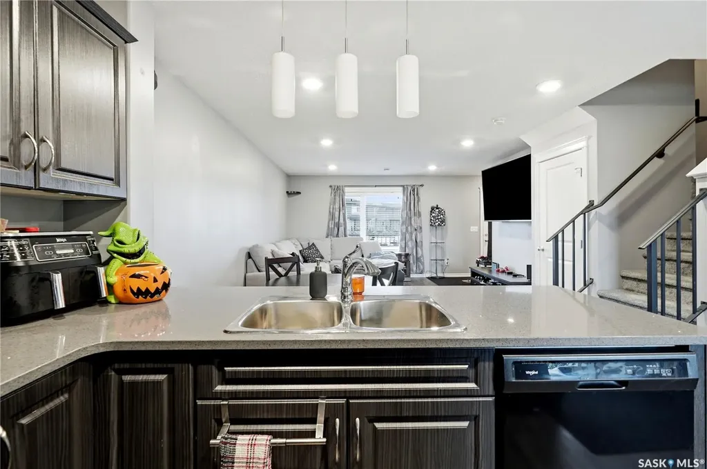 110 Akhtar Bend Saskatoon SK S7W 0B8