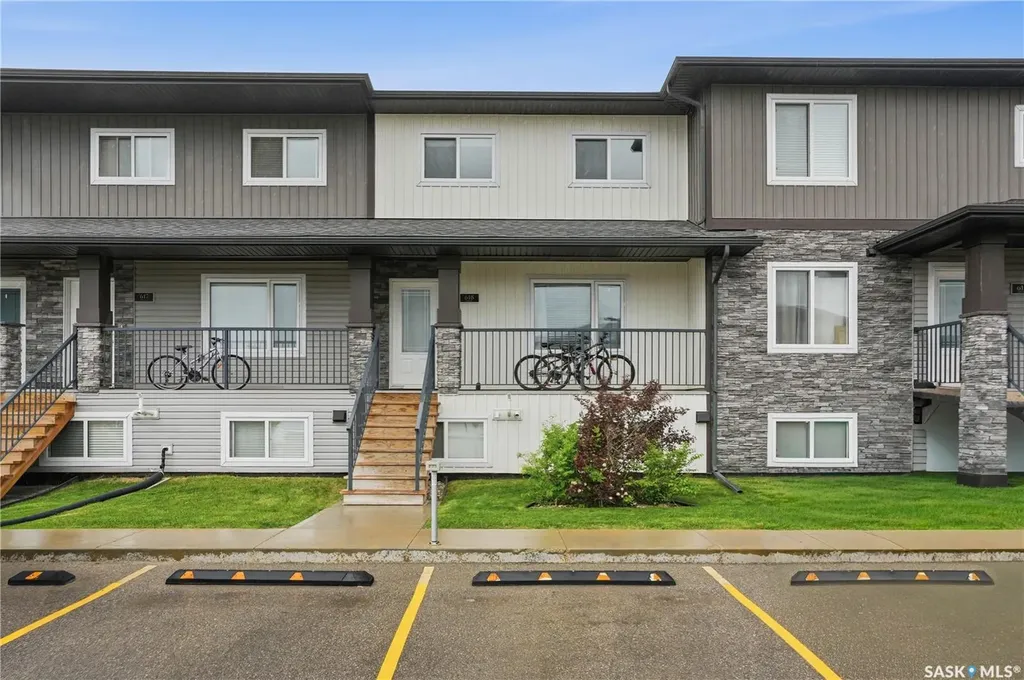 110 Akhtar Bend Saskatoon SK S7W 0B8