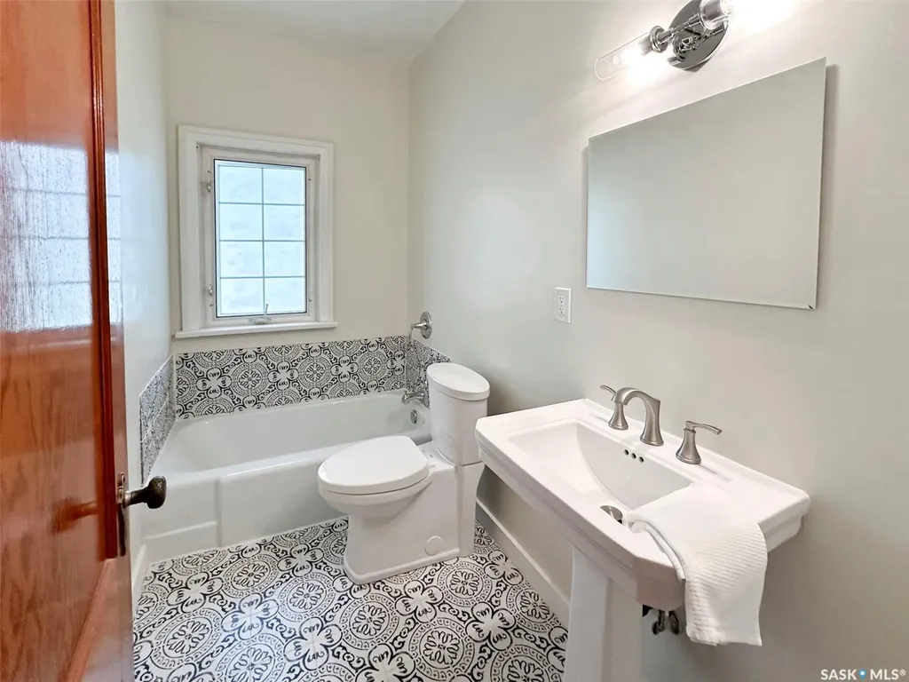 577 2nd Avenue NE Swift Current SK S9H 2E5
