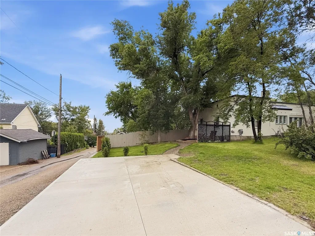 577 2nd Avenue NE Swift Current SK S9H 2E5