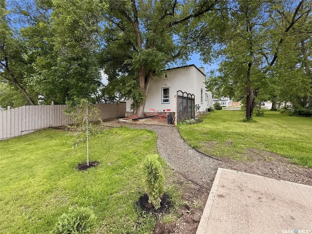 577 2nd Avenue NE Swift Current SK S9H 2E5
