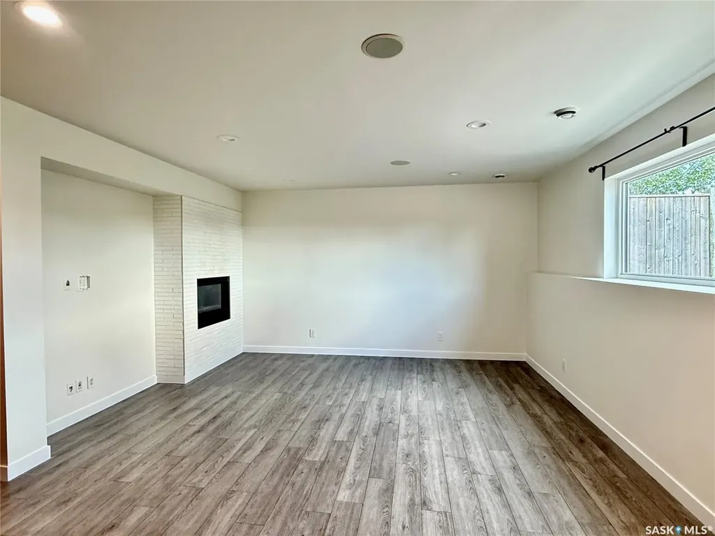 926 Wilkins Court Saskatoon SK S7W 0C7