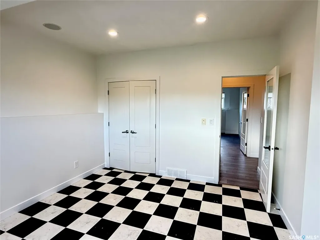926 Wilkins Court Saskatoon SK S7W 0C7