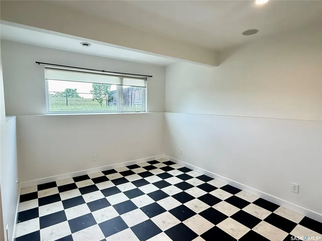 926 Wilkins Court Saskatoon SK S7W 0C7