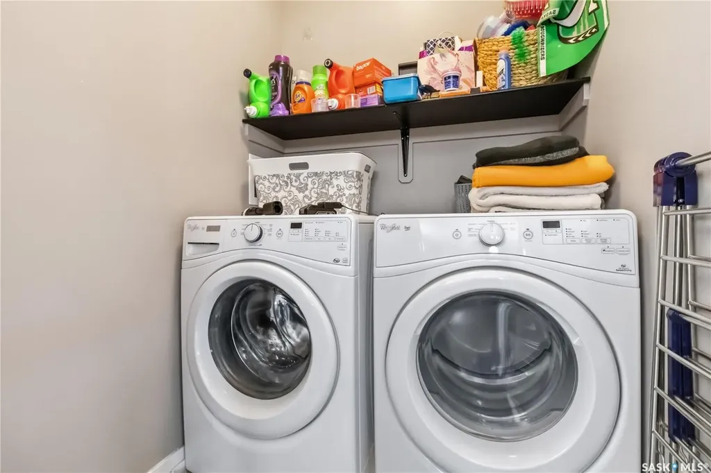 527 Kloppenburg Crescent Saskatoon SK S7W 0P1